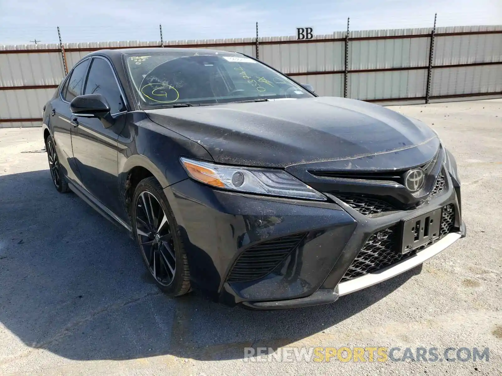 1 Photograph of a damaged car 4T1KZ1AK2LU033742 TOYOTA CAMRY 2020