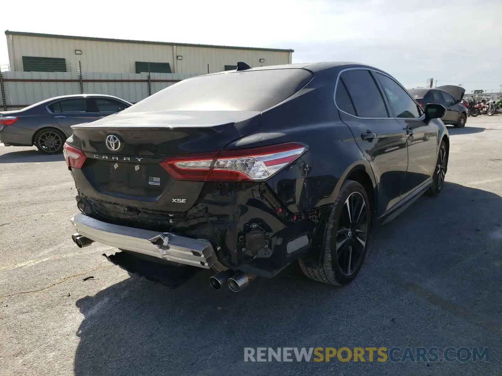 4 Photograph of a damaged car 4T1KZ1AK2LU033742 TOYOTA CAMRY 2020