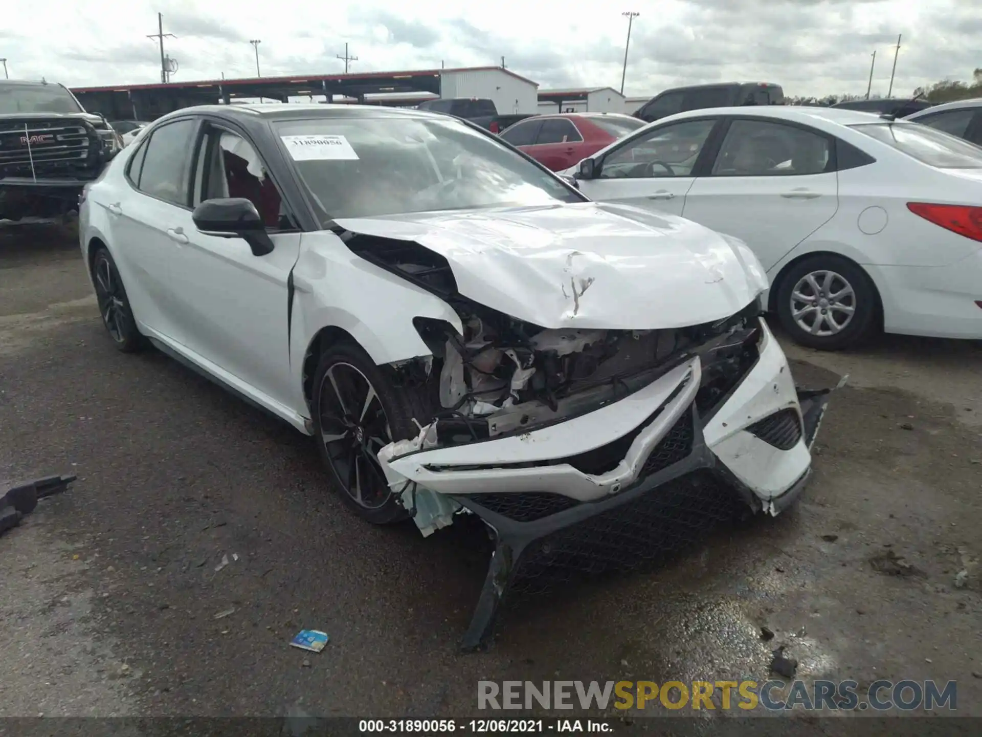 1 Photograph of a damaged car 4T1KZ1AK2LU034583 TOYOTA CAMRY 2020