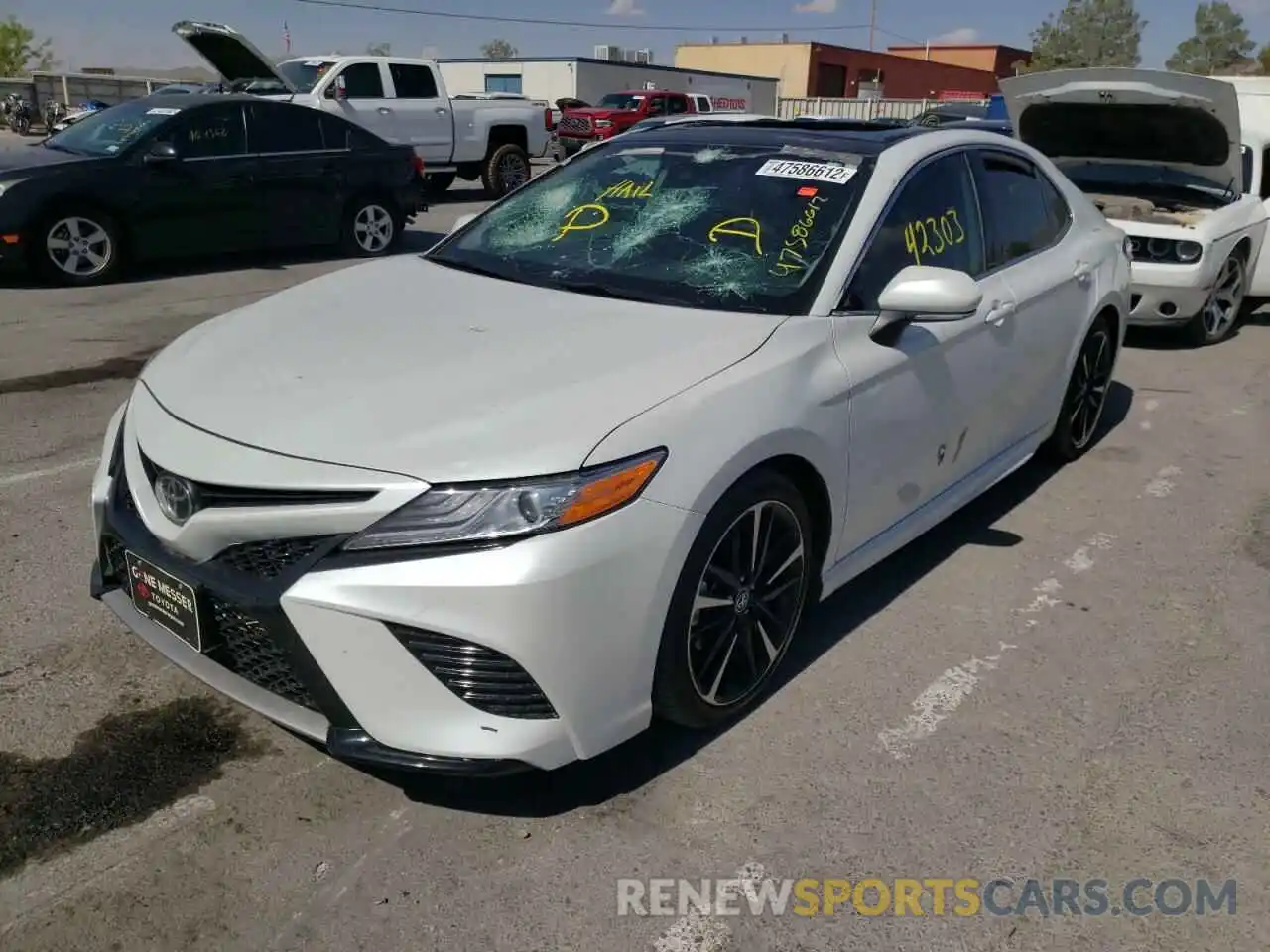 2 Photograph of a damaged car 4T1KZ1AK2LU034700 TOYOTA CAMRY 2020