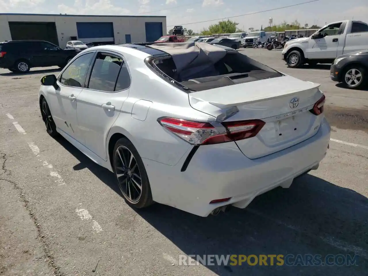 3 Photograph of a damaged car 4T1KZ1AK2LU034700 TOYOTA CAMRY 2020