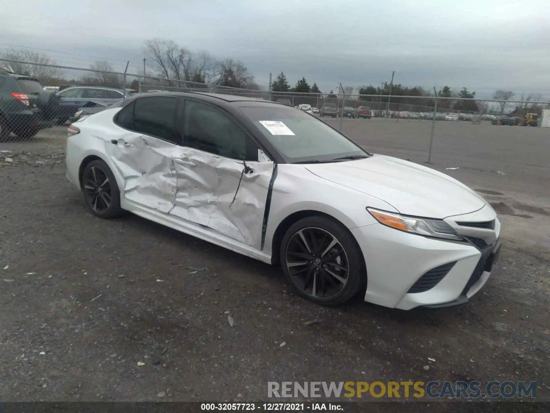 1 Photograph of a damaged car 4T1KZ1AK2LU034843 TOYOTA CAMRY 2020