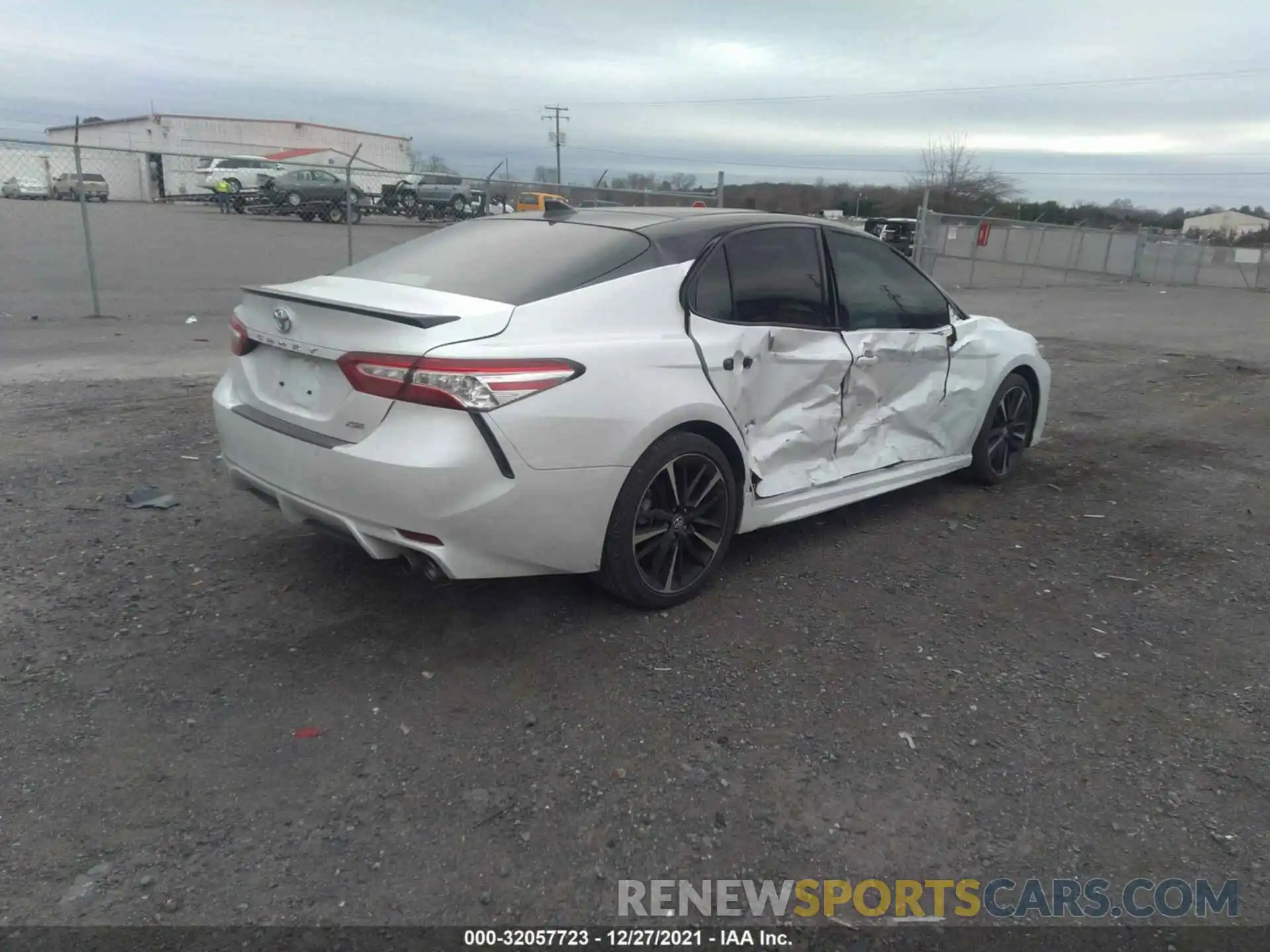 4 Photograph of a damaged car 4T1KZ1AK2LU034843 TOYOTA CAMRY 2020