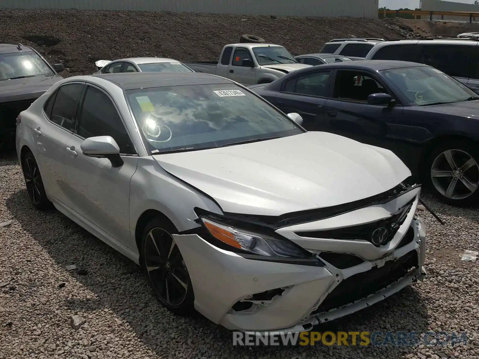 1 Photograph of a damaged car 4T1KZ1AK2LU038620 TOYOTA CAMRY 2020