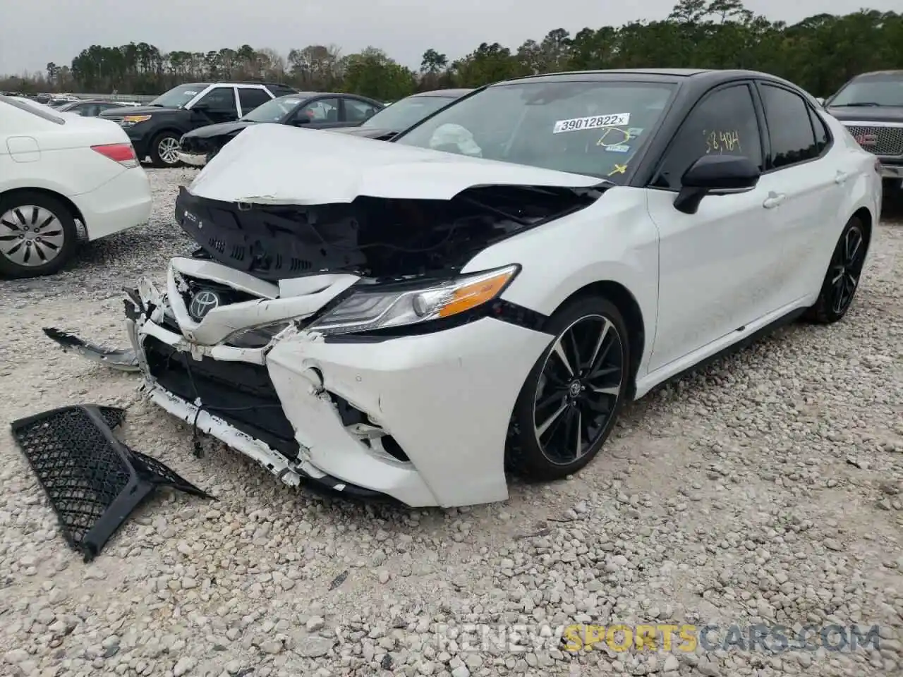 2 Photograph of a damaged car 4T1KZ1AK2LU040562 TOYOTA CAMRY 2020