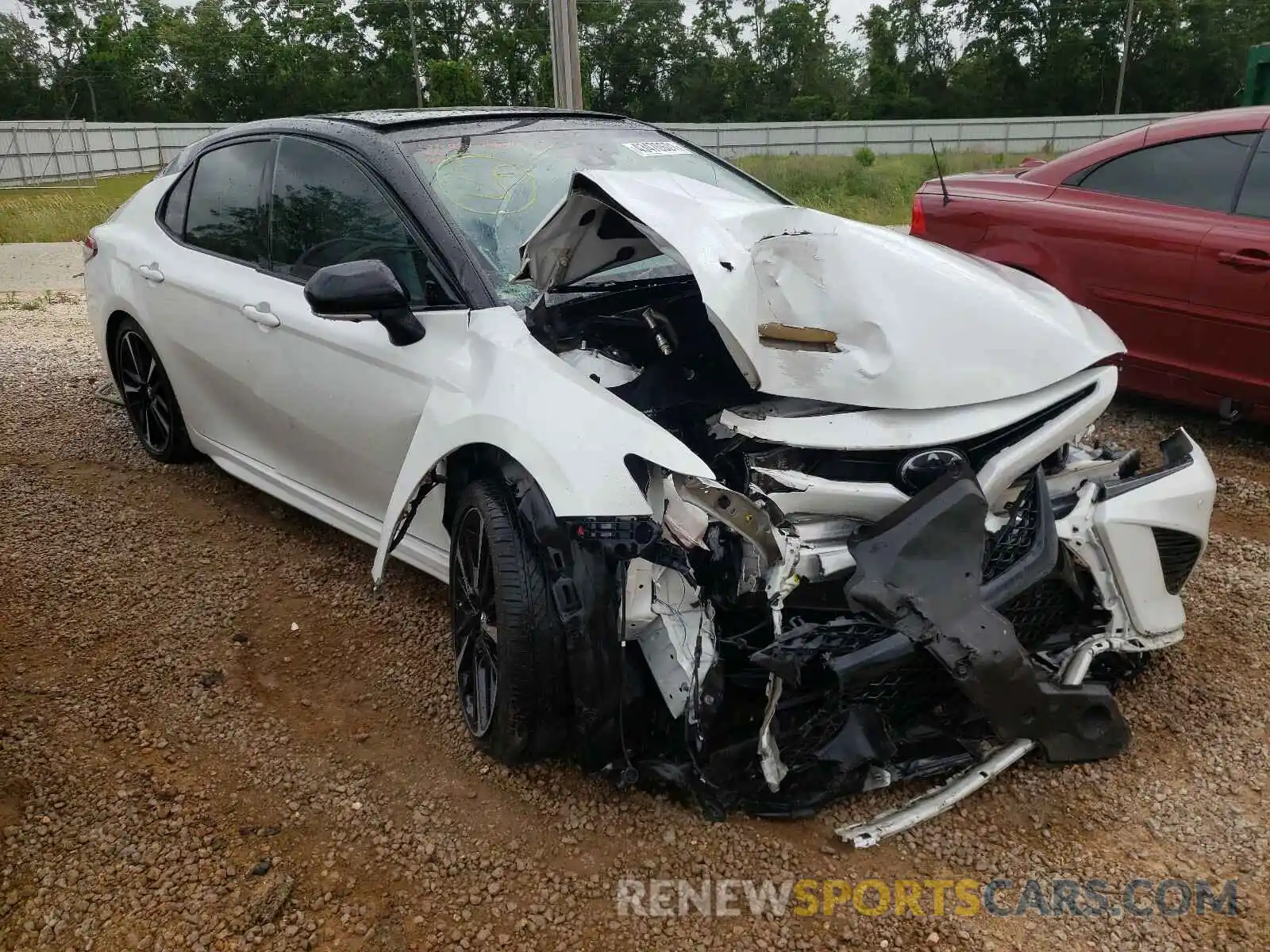 1 Photograph of a damaged car 4T1KZ1AK3LU033541 TOYOTA CAMRY 2020