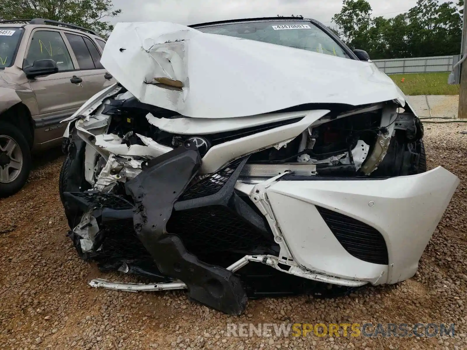 9 Photograph of a damaged car 4T1KZ1AK3LU033541 TOYOTA CAMRY 2020