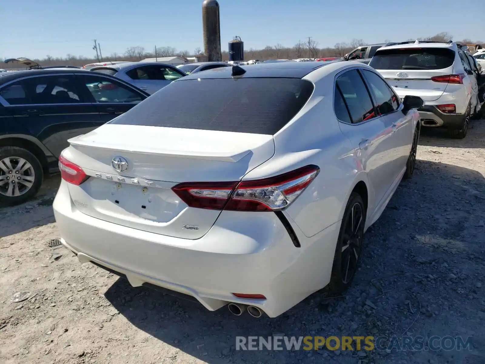 4 Photograph of a damaged car 4T1KZ1AK3LU043440 TOYOTA CAMRY 2020