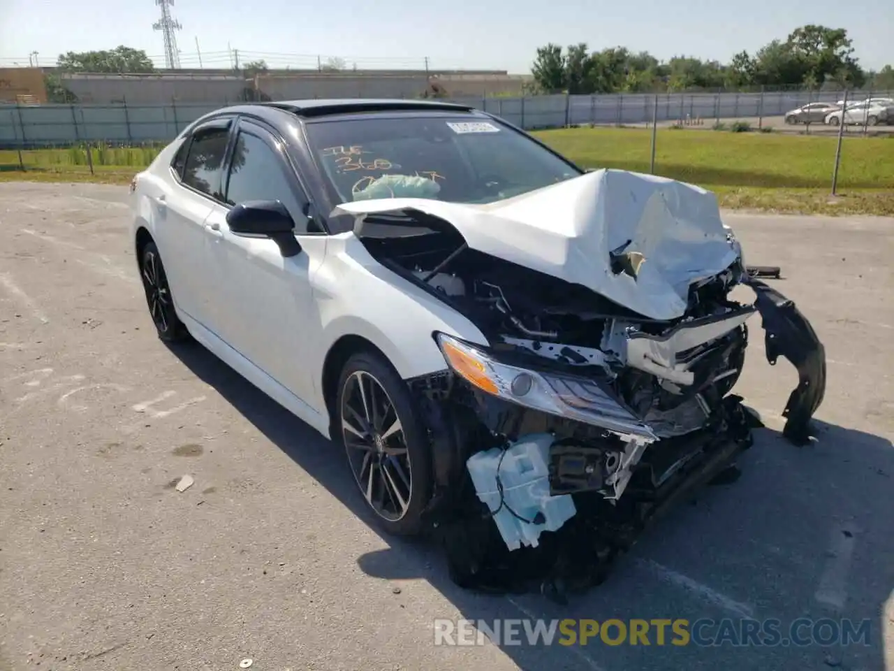 1 Photograph of a damaged car 4T1KZ1AK3LU045804 TOYOTA CAMRY 2020