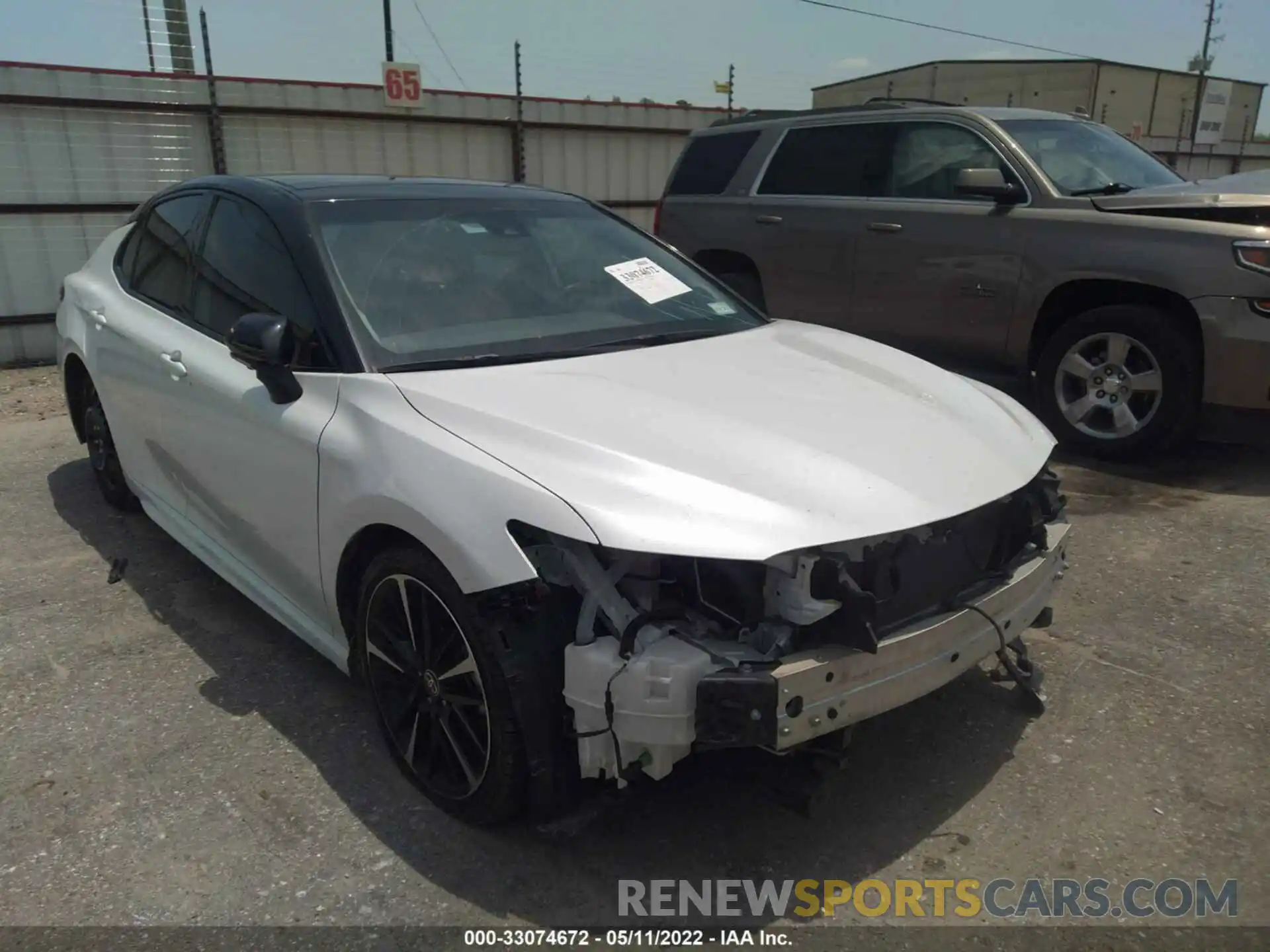 1 Photograph of a damaged car 4T1KZ1AK3LU047228 TOYOTA CAMRY 2020