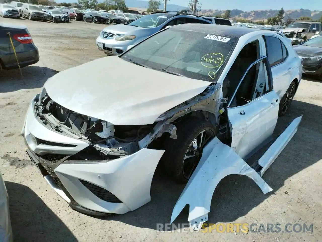 2 Photograph of a damaged car 4T1KZ1AK4LU033600 TOYOTA CAMRY 2020