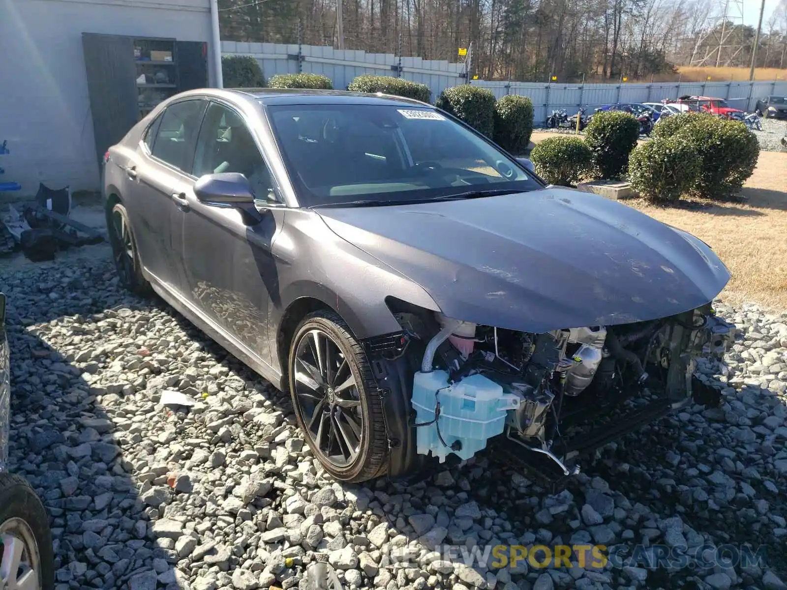 1 Photograph of a damaged car 4T1KZ1AK4LU044693 TOYOTA CAMRY 2020