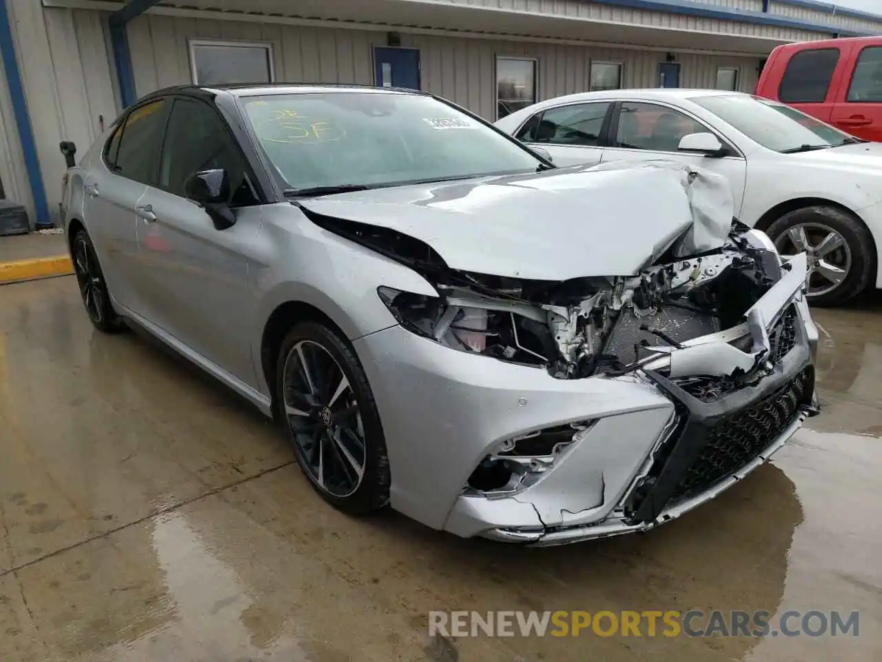 1 Photograph of a damaged car 4T1KZ1AK4LU044922 TOYOTA CAMRY 2020