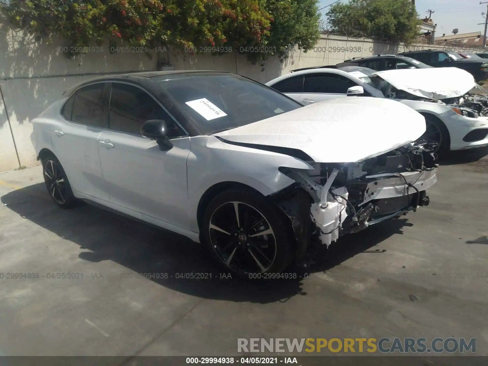 1 Photograph of a damaged car 4T1KZ1AK5LU040541 TOYOTA CAMRY 2020