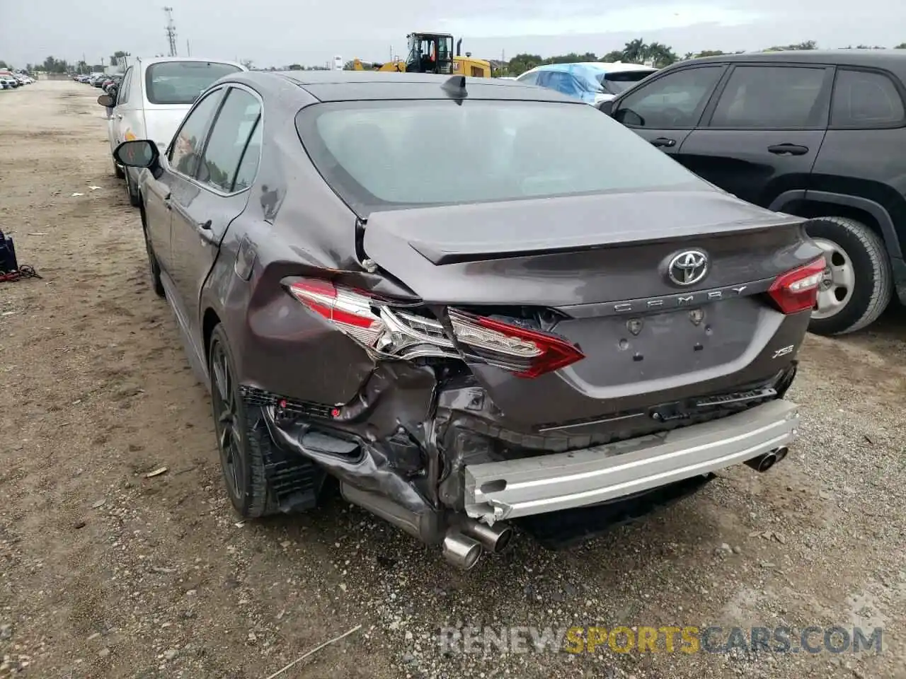 3 Photograph of a damaged car 4T1KZ1AK5LU041141 TOYOTA CAMRY 2020