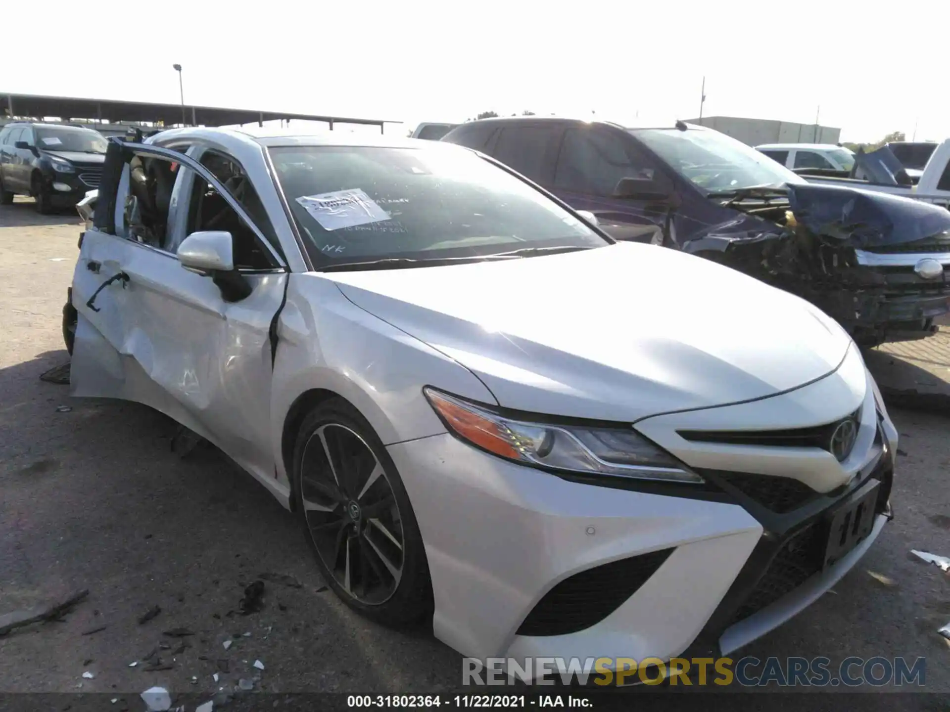 1 Photograph of a damaged car 4T1KZ1AK6LU036045 TOYOTA CAMRY 2020