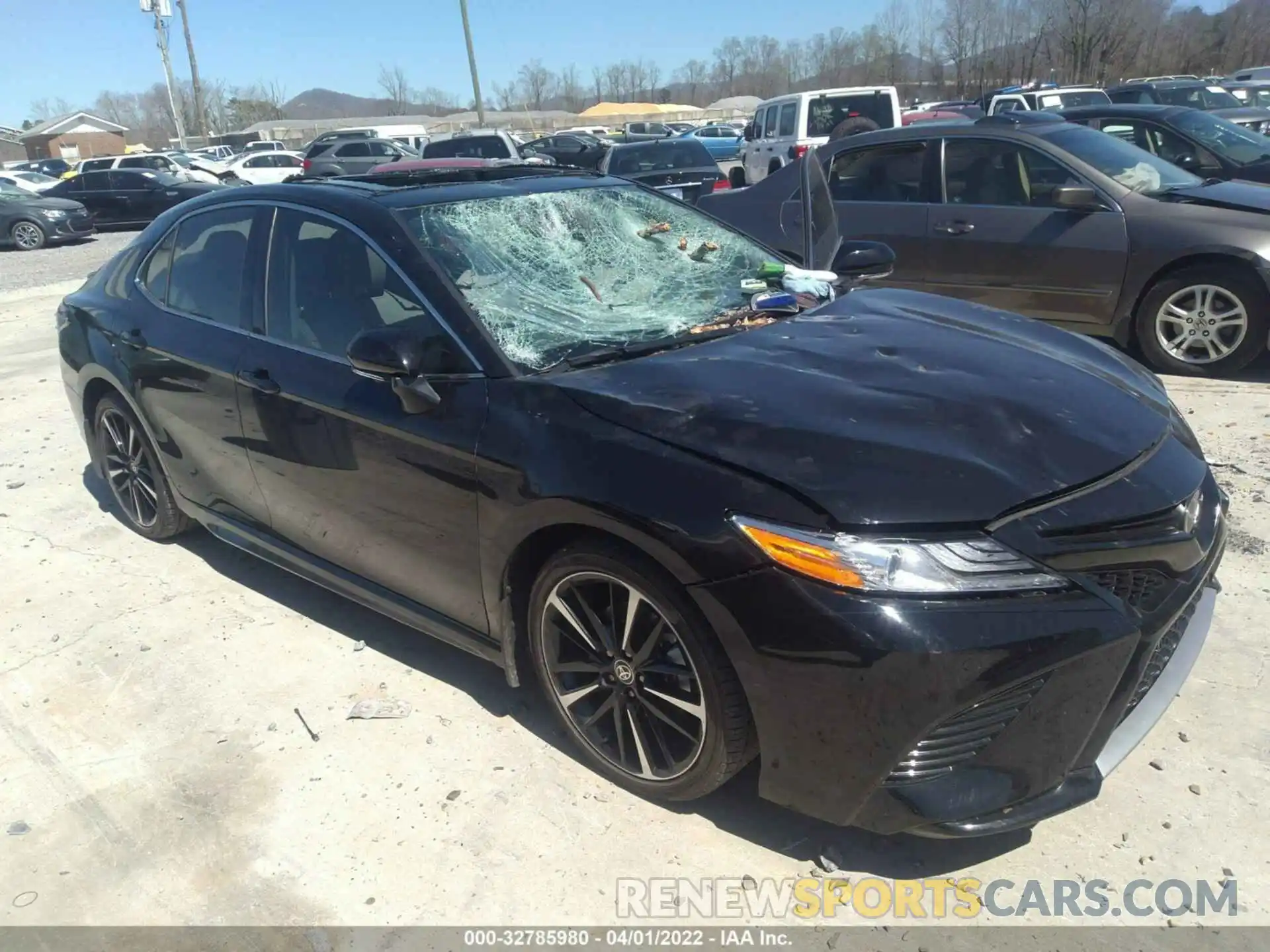 1 Photograph of a damaged car 4T1KZ1AK6LU044064 TOYOTA CAMRY 2020