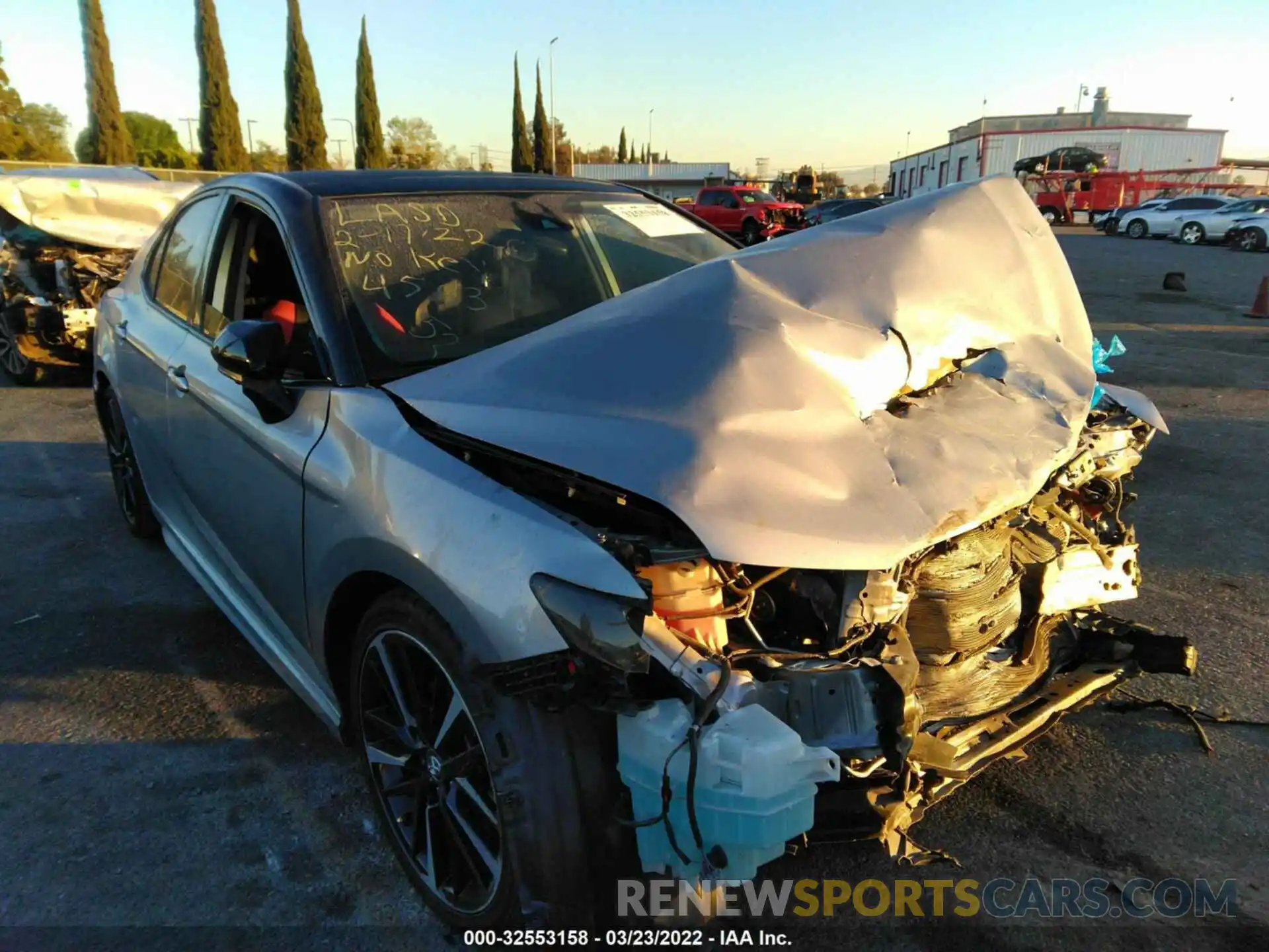 1 Photograph of a damaged car 4T1KZ1AK7LU034563 TOYOTA CAMRY 2020