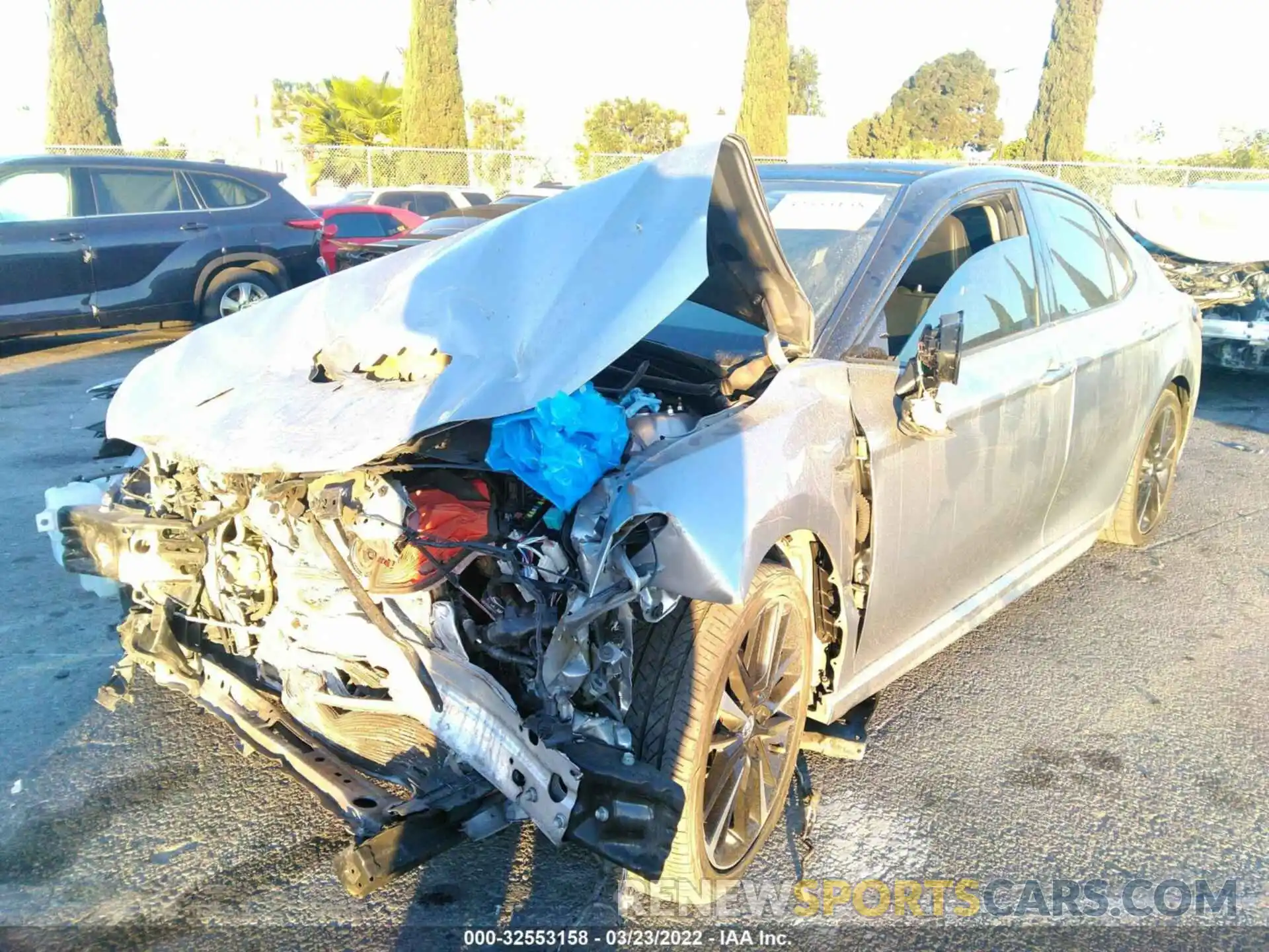 6 Photograph of a damaged car 4T1KZ1AK7LU034563 TOYOTA CAMRY 2020