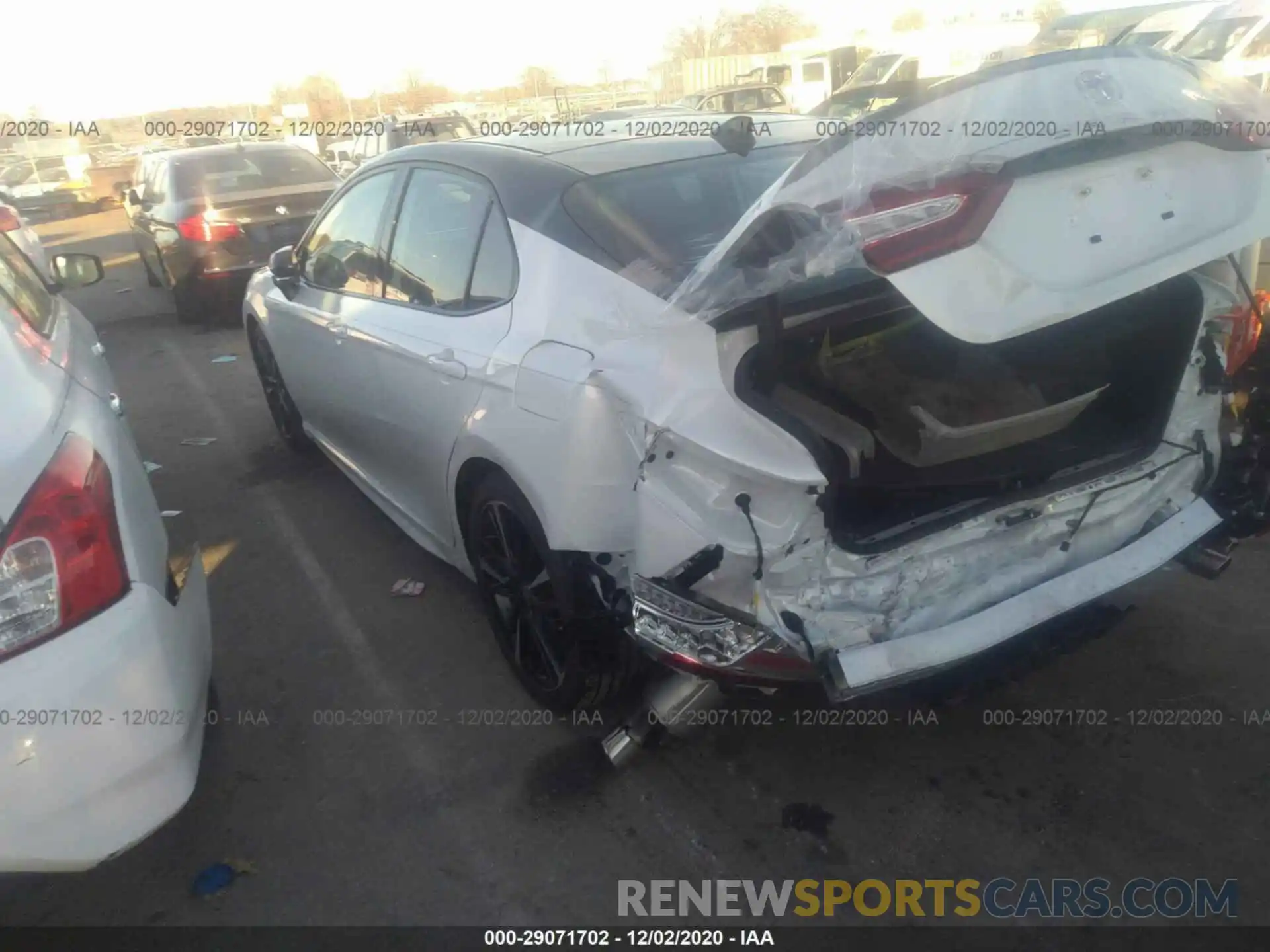 3 Photograph of a damaged car 4T1KZ1AK7LU044252 TOYOTA CAMRY 2020