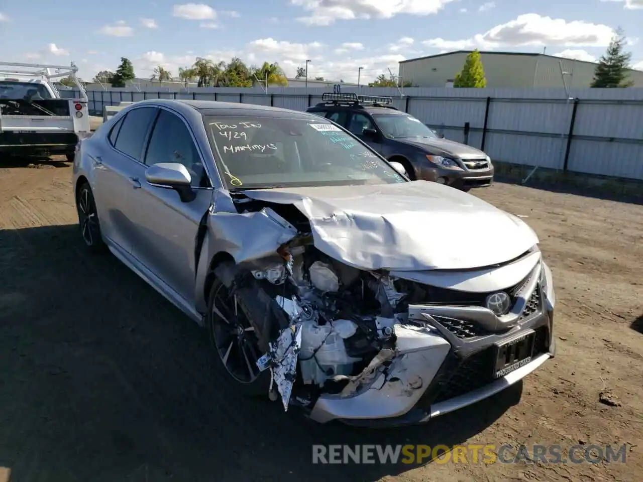 1 Photograph of a damaged car 4T1KZ1AK8LU033602 TOYOTA CAMRY 2020