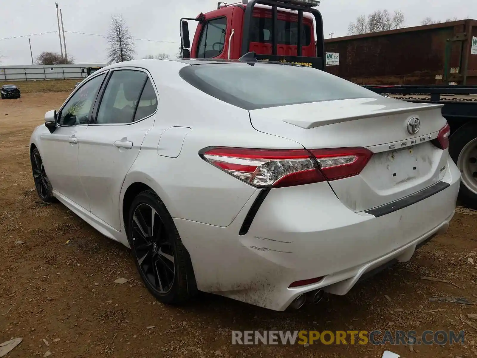 3 Photograph of a damaged car 4T1KZ1AK8LU034698 TOYOTA CAMRY 2020