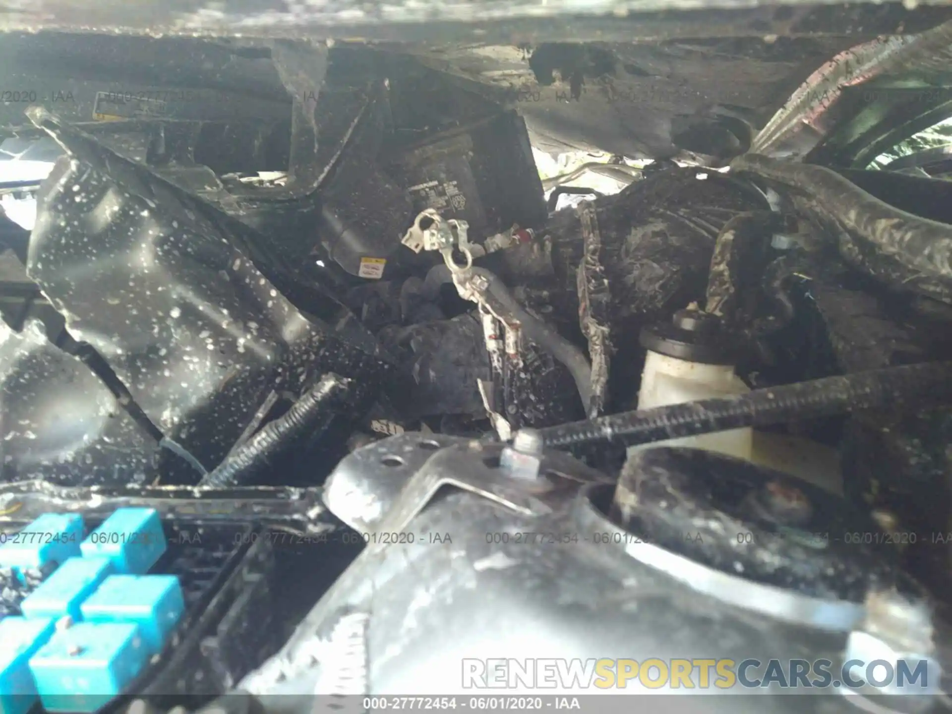 10 Photograph of a damaged car 4T1KZ1AK8LU038556 TOYOTA CAMRY 2020