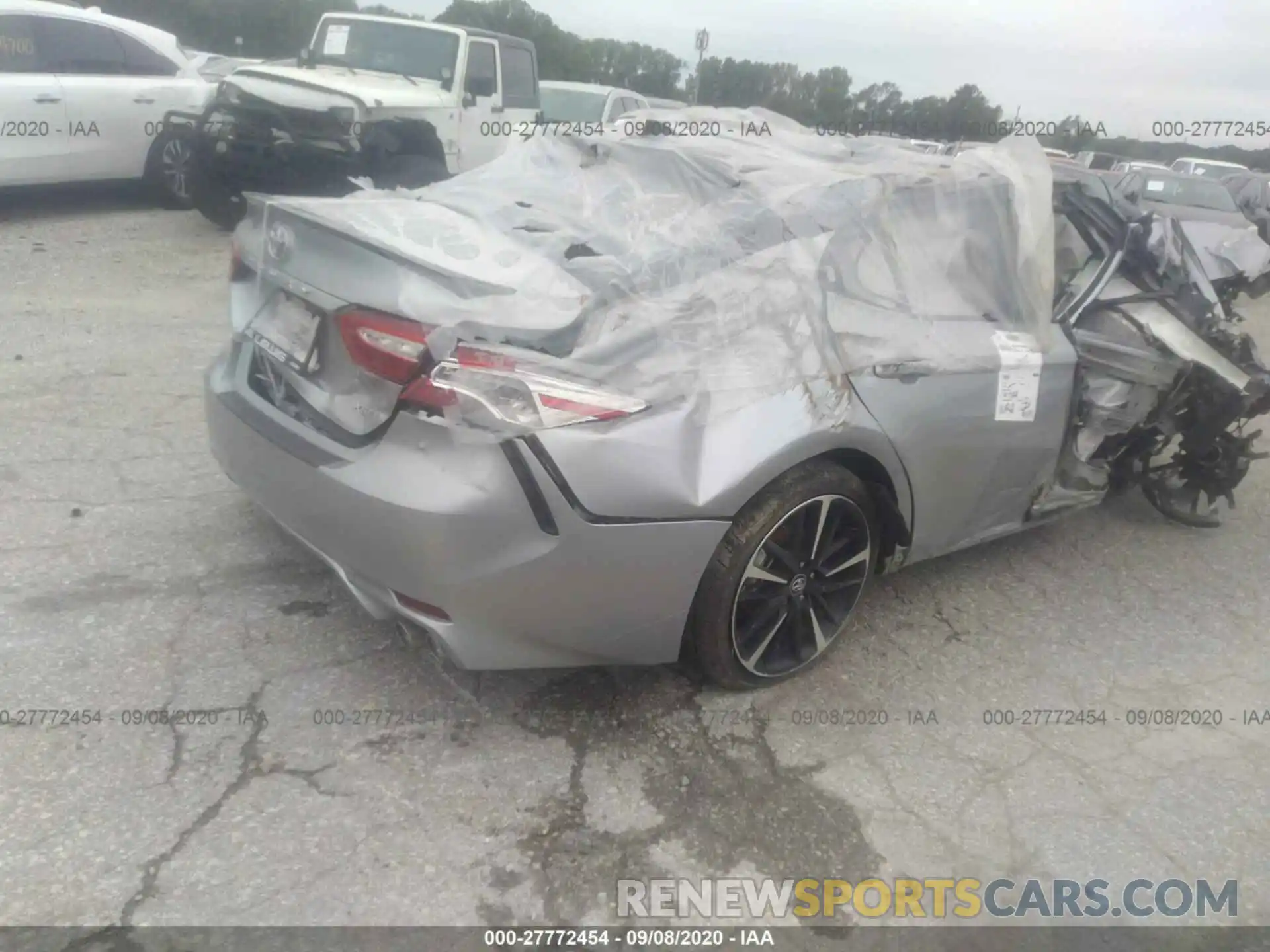 4 Photograph of a damaged car 4T1KZ1AK8LU038556 TOYOTA CAMRY 2020