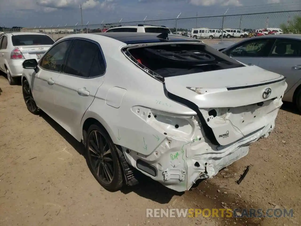 3 Photograph of a damaged car 4T1KZ1AK8LU041697 TOYOTA CAMRY 2020