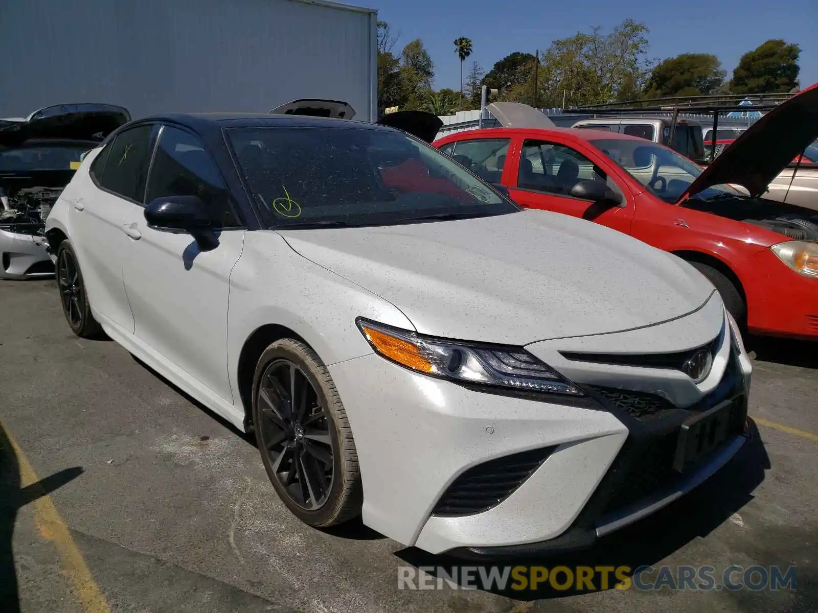 1 Photograph of a damaged car 4T1KZ1AK9LU034290 TOYOTA CAMRY 2020