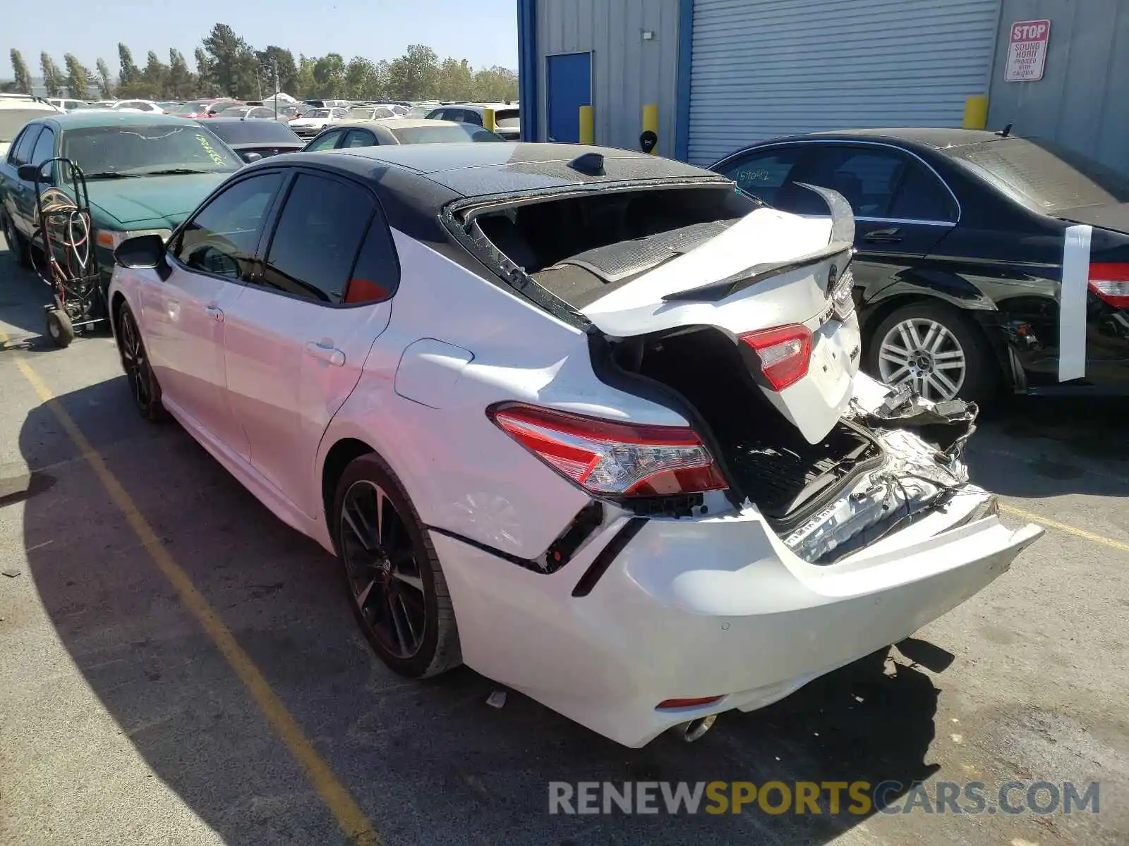 3 Photograph of a damaged car 4T1KZ1AK9LU034290 TOYOTA CAMRY 2020