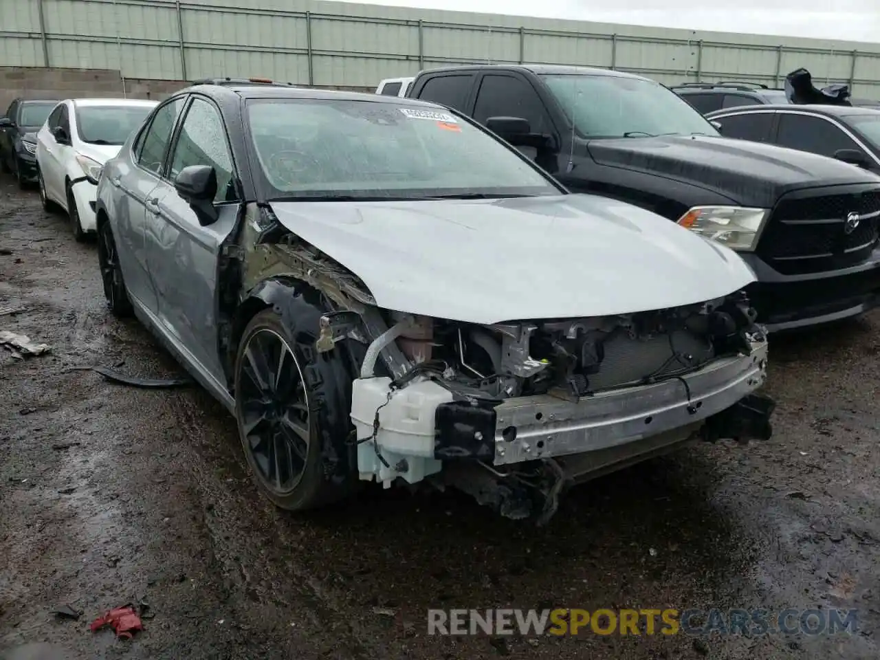 1 Photograph of a damaged car 4T1KZ1AK9LU035357 TOYOTA CAMRY 2020