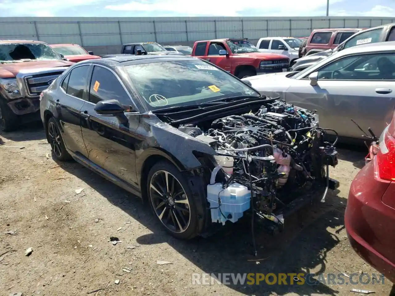 1 Photograph of a damaged car 4T1KZ1AK9LU038629 TOYOTA CAMRY 2020