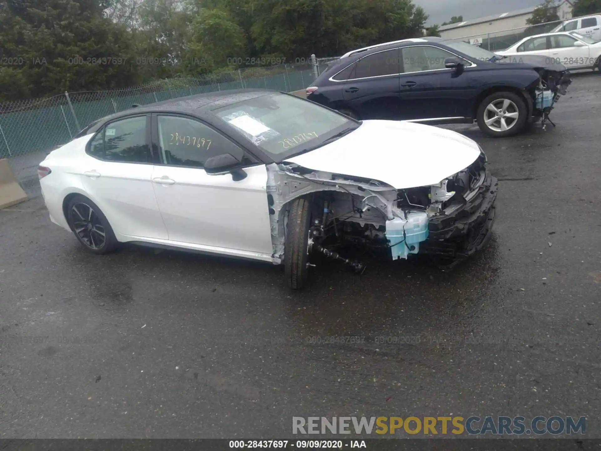 1 Photograph of a damaged car 4T1KZ1AK9LU042597 TOYOTA CAMRY 2020