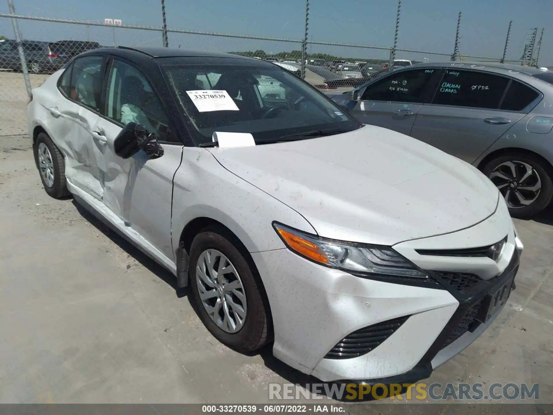 1 Photograph of a damaged car 4T1KZ1AKXLU034587 TOYOTA CAMRY 2020