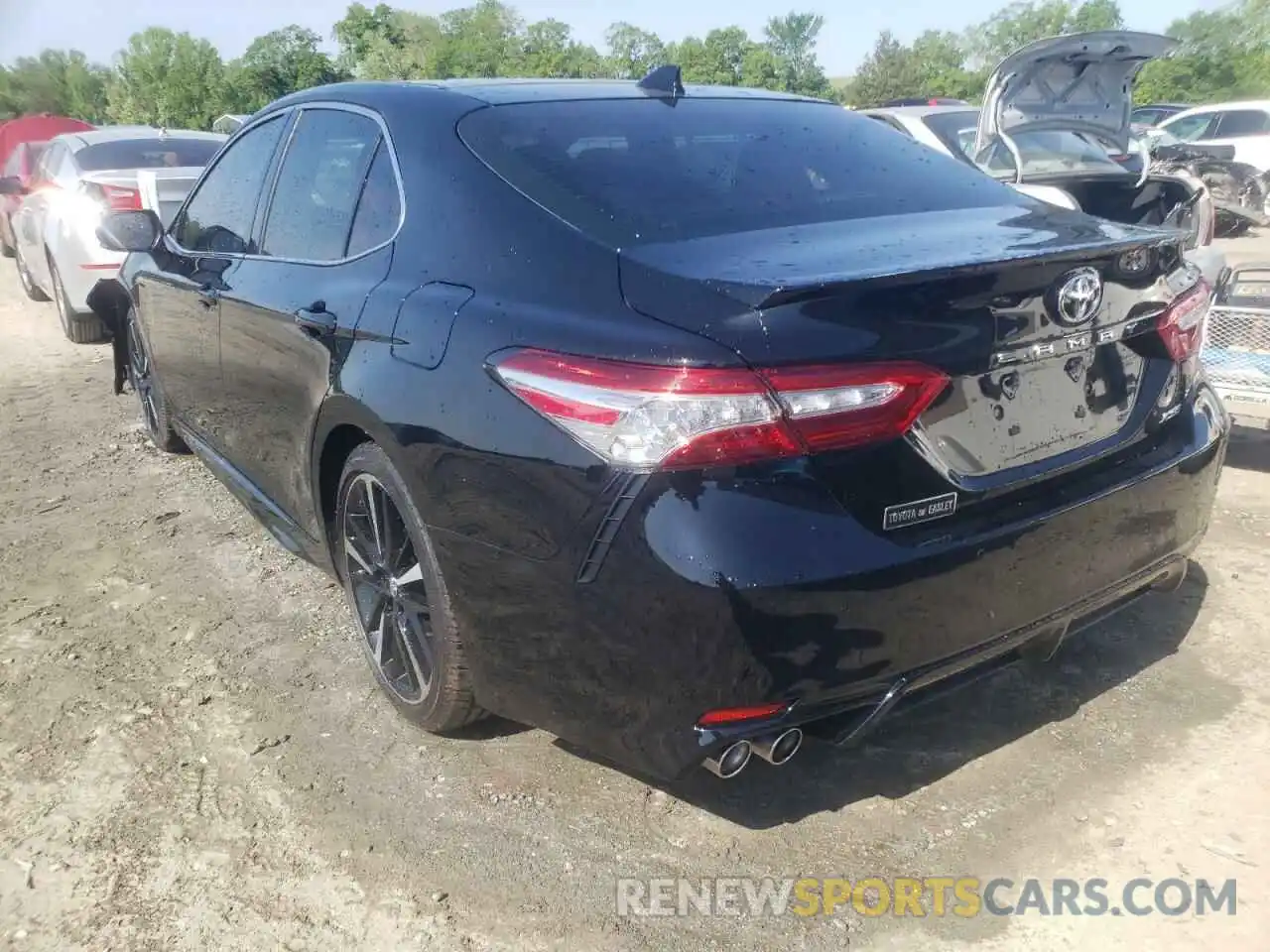 3 Photograph of a damaged car 4T1KZ1AKXLU037280 TOYOTA CAMRY 2020