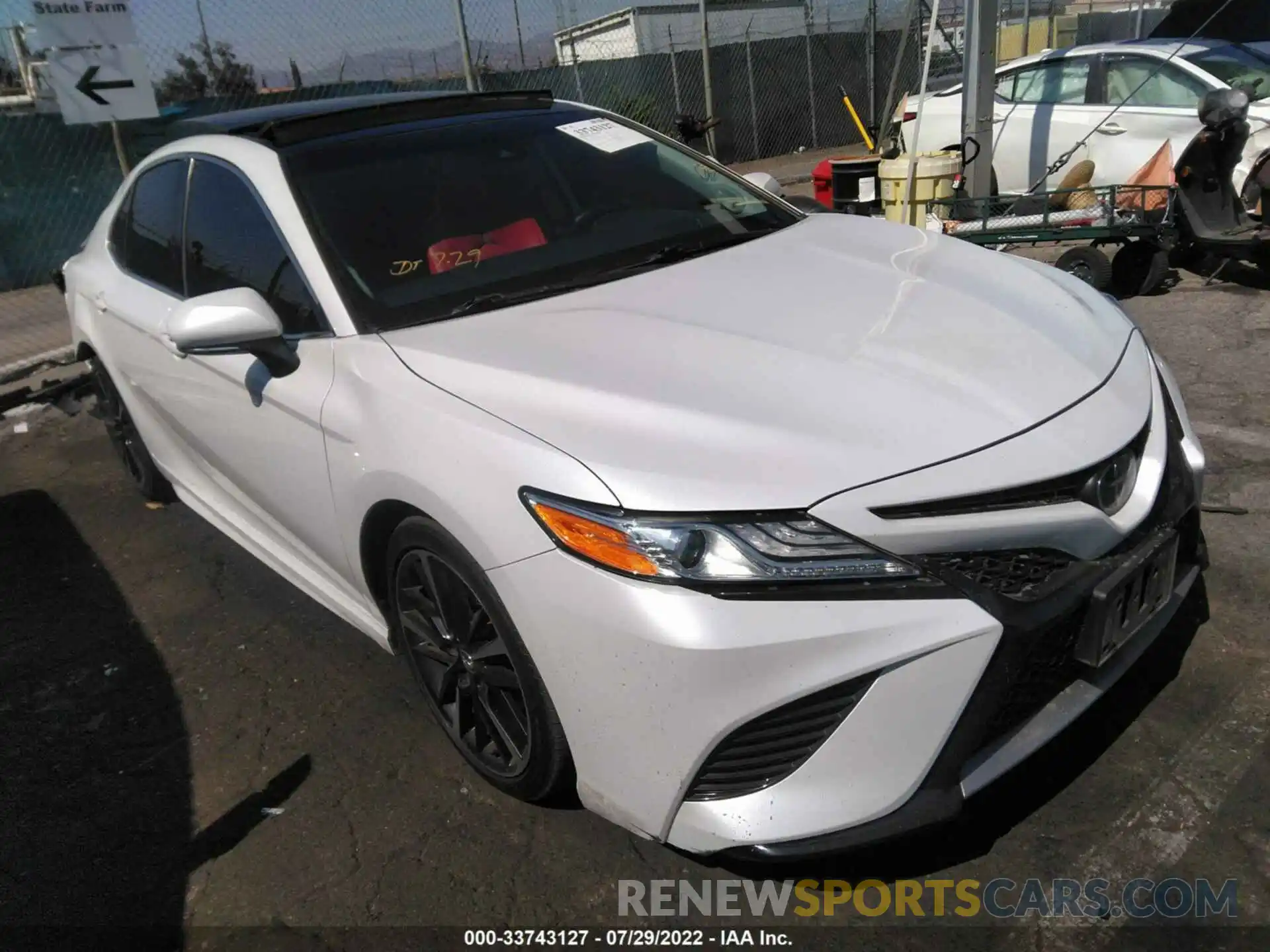 1 Photograph of a damaged car 4T1KZ1AKXLU037537 TOYOTA CAMRY 2020