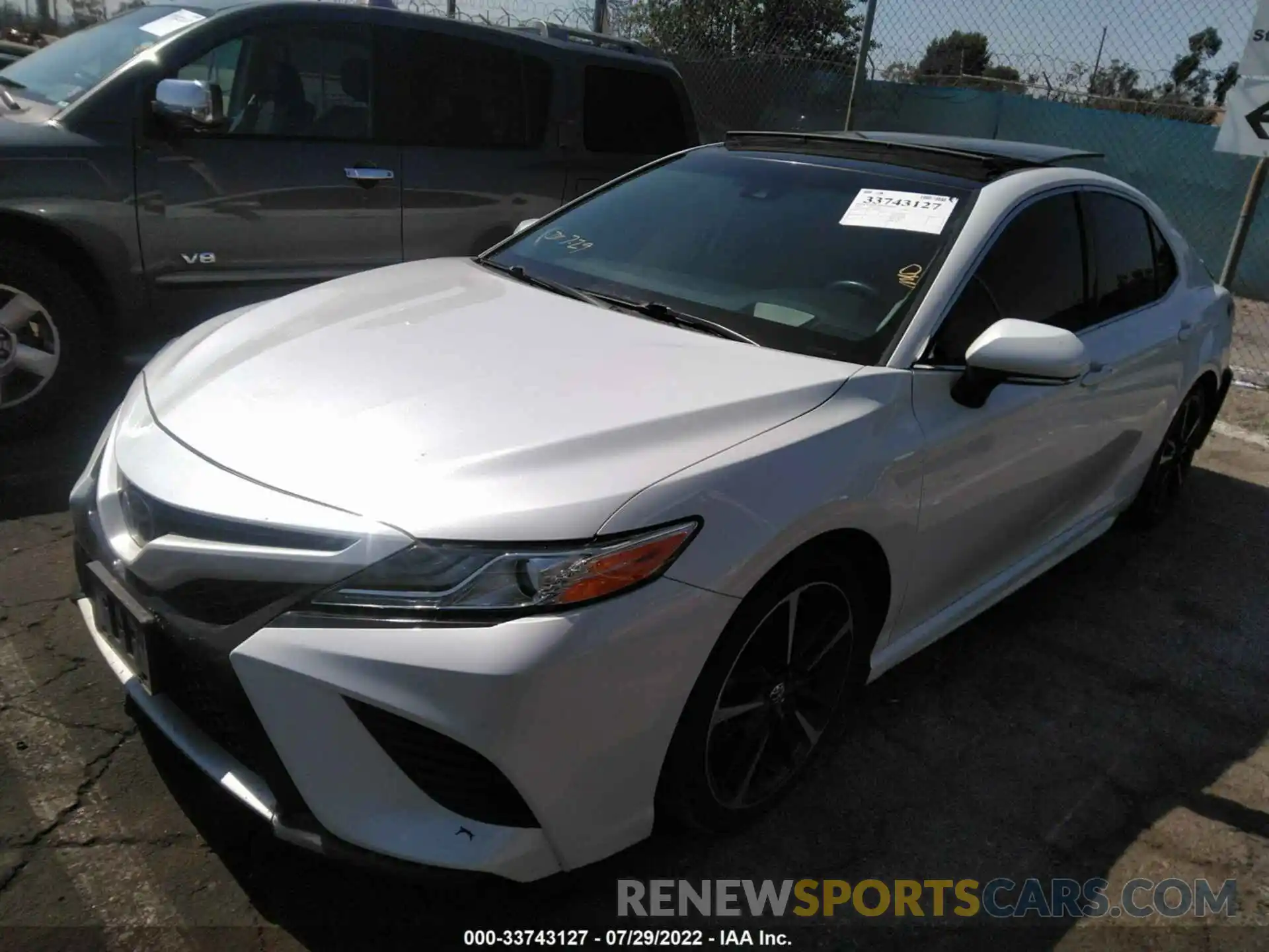 2 Photograph of a damaged car 4T1KZ1AKXLU037537 TOYOTA CAMRY 2020