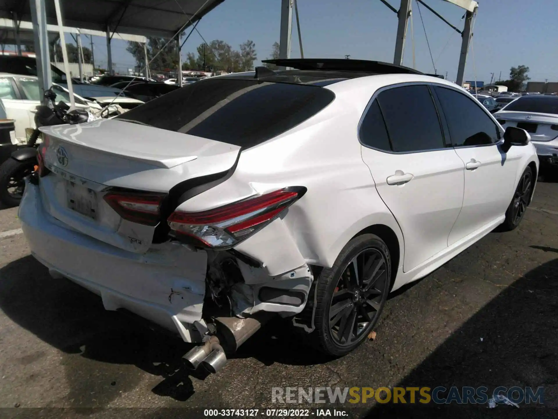 4 Photograph of a damaged car 4T1KZ1AKXLU037537 TOYOTA CAMRY 2020