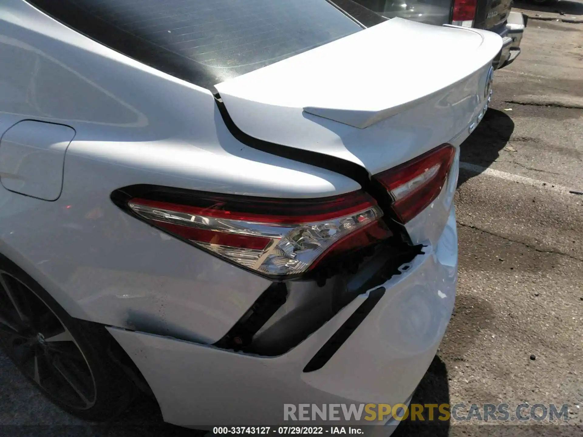 6 Photograph of a damaged car 4T1KZ1AKXLU037537 TOYOTA CAMRY 2020