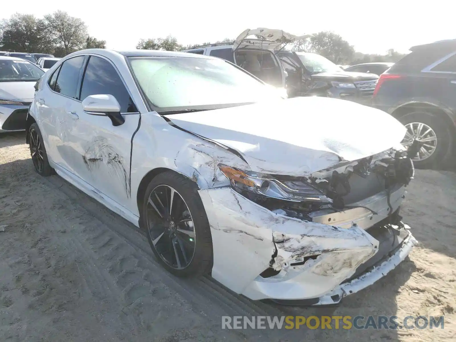 1 Photograph of a damaged car 4T1KZ1AKXLU042172 TOYOTA CAMRY 2020