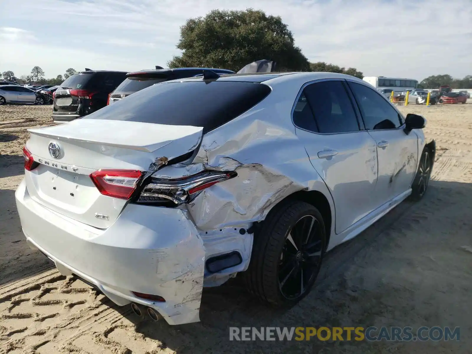 4 Photograph of a damaged car 4T1KZ1AKXLU042172 TOYOTA CAMRY 2020