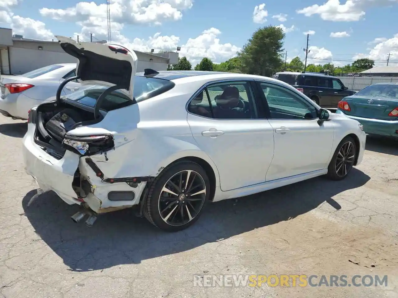 3 Photograph of a damaged car 4T1KZ1AKXLU043578 TOYOTA CAMRY 2020