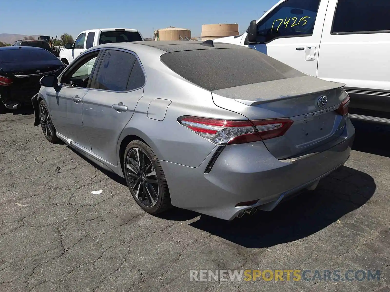 3 Photograph of a damaged car 4T1KZ1AKXLU045184 TOYOTA CAMRY 2020