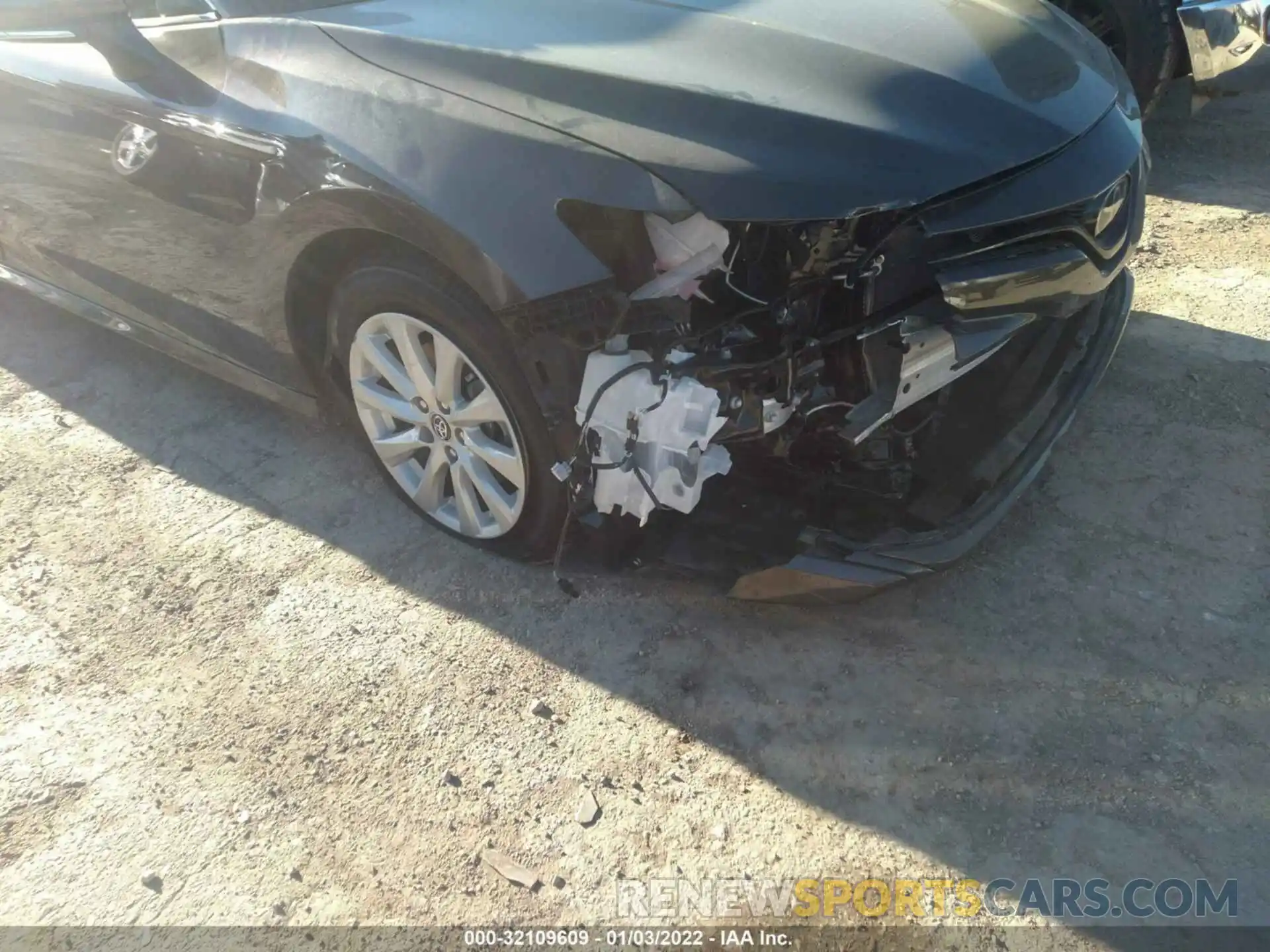 6 Photograph of a damaged car 4T1L11AK0LU308522 TOYOTA CAMRY 2020