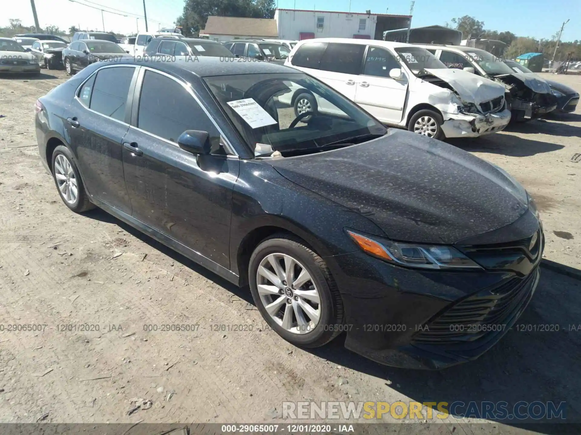 1 Photograph of a damaged car 4T1L11AK0LU321013 TOYOTA CAMRY 2020