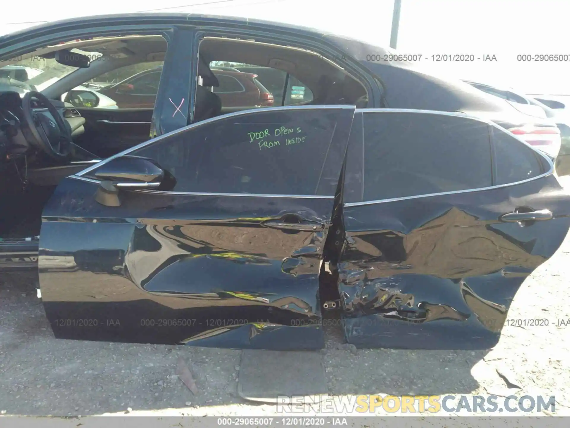 12 Photograph of a damaged car 4T1L11AK0LU321013 TOYOTA CAMRY 2020