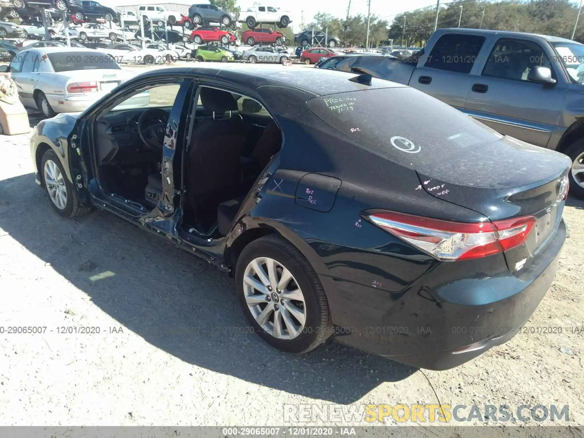 3 Photograph of a damaged car 4T1L11AK0LU321013 TOYOTA CAMRY 2020