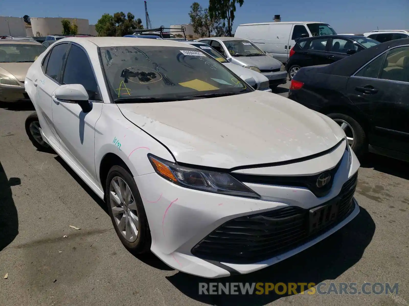 1 Photograph of a damaged car 4T1L11AK0LU974456 TOYOTA CAMRY 2020