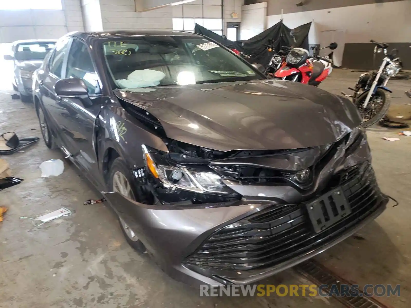 1 Photograph of a damaged car 4T1L11AK1LU889674 TOYOTA CAMRY 2020